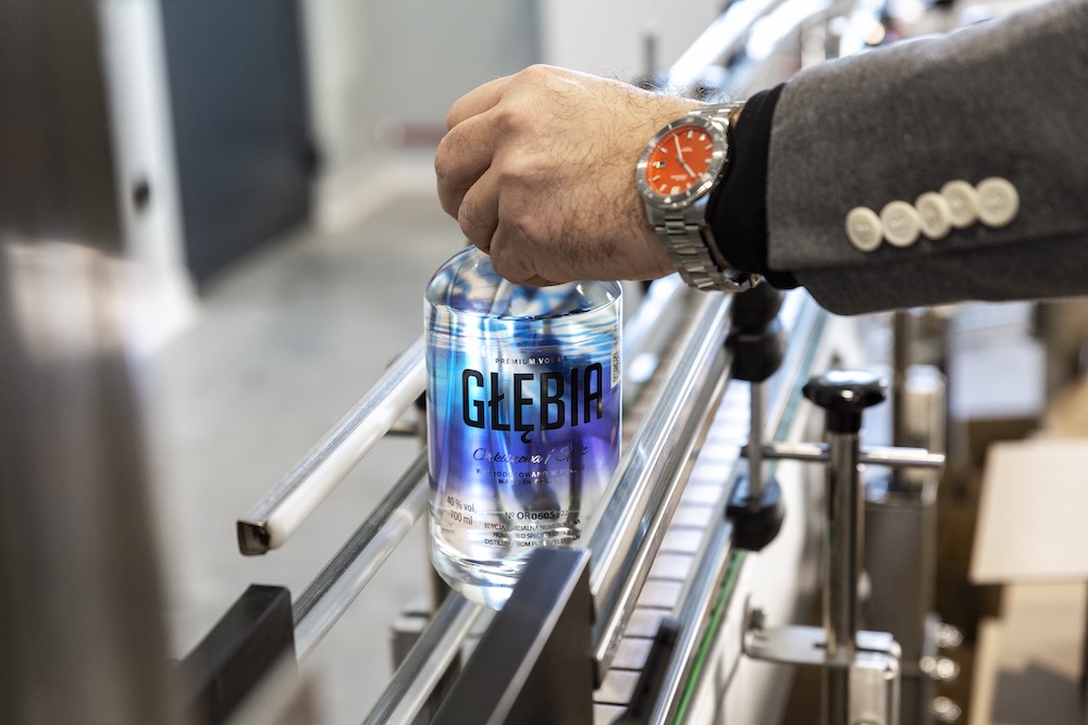 Dwie, a w zasadzie trzy pasje na jednym zdjęciu.
Zegarki - Balticus
Alkohol - Baltic Spirits
Biznes, a w zasadzie biznesowe ADHD 😉

Mogę śmiało obiecać, że to nie jest moje ostatnie słowo 😎