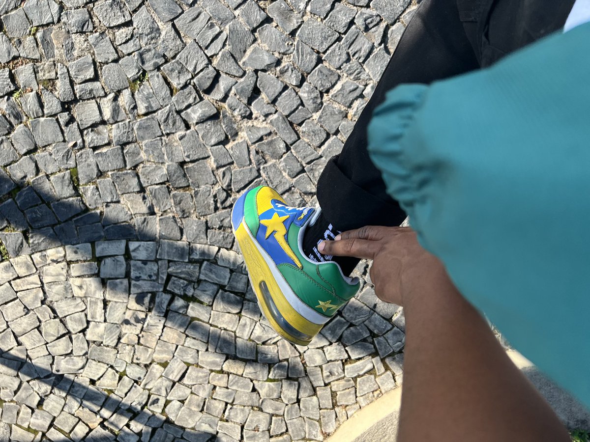 SLIMANE29K's tweet photo. 👑 - Rocinha , Rio De Janeiro 🇧🇷 https://t.co/Z4dhP4VrKf