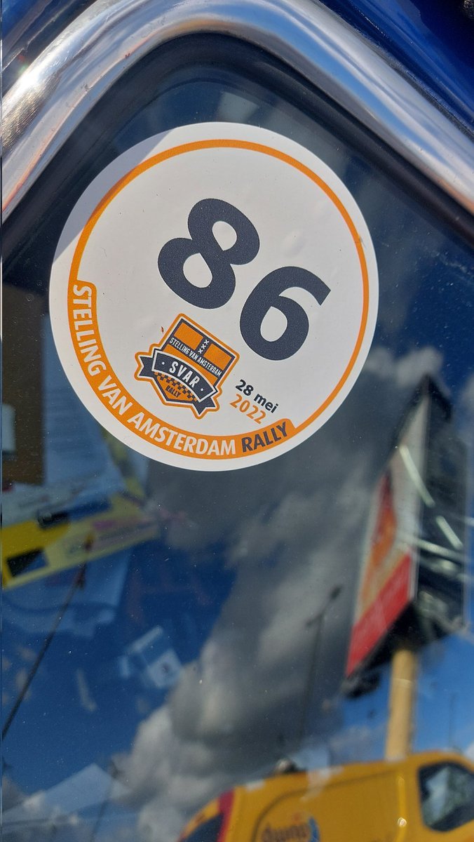 tdi2002's tweet photo. Vanmorgen was ik voor de hobby bij de start van de #svar rally. Zojuist een deelnemer verder geholpen. De Triumph Stag heeft de radiator stuk. Noodoplossing is weer gelukt en kan weer huiswaarts. https://t.co/3PMzoSBu36