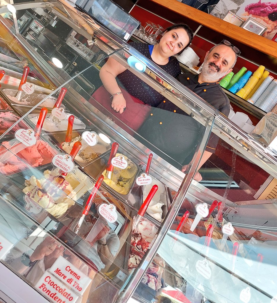 Marco_K18's tweet photo. #AssaggiaTortona 2022
#enogastronomia #Tortona
Gelato del territorio @MarediVho : zabaglione a timorasso e fragola di Tortona, dolce qb, vino e frutta da cucchiaio
E il mitico #montebore di Ezio del @CascinaBoschett
@comunediTortona @AssaggiaTortona
#cibo #vino #cultura https://t.co/U0fE7mfiRL