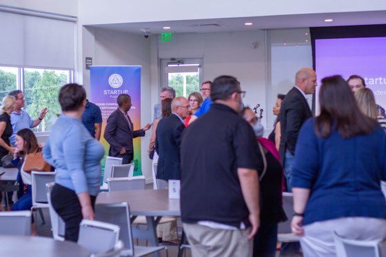 saesunkim's tweet image. First time pitching my startup @oklahomaquantum! Thanks Drew, Dayten, and @thowave for the @UofOklahoma&apos;s excellent accelerator program.   at the @OUInnovationHub!