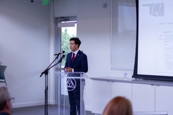 saesunkim's tweet image. First time pitching my startup @oklahomaquantum! Thanks Drew, Dayten, and @thowave for the @UofOklahoma&apos;s excellent accelerator program.   at the @OUInnovationHub!