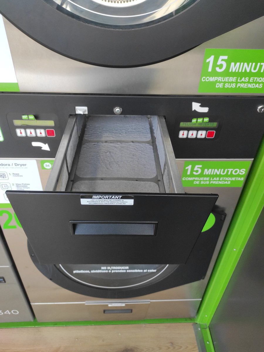 bit_amina's tweet image. Hey @ecolaundry_es, como tenéis la lavanderia de #Palafolls tan dejada?
1- el filtro de secado lleno de mierda
2- el dispensador de tarjetas vacío
3- máquina que no funciona 
4- aire acondicionado sin funcionar más de 1 año
#yanovengomas

#feixasaulet #zonadiesel