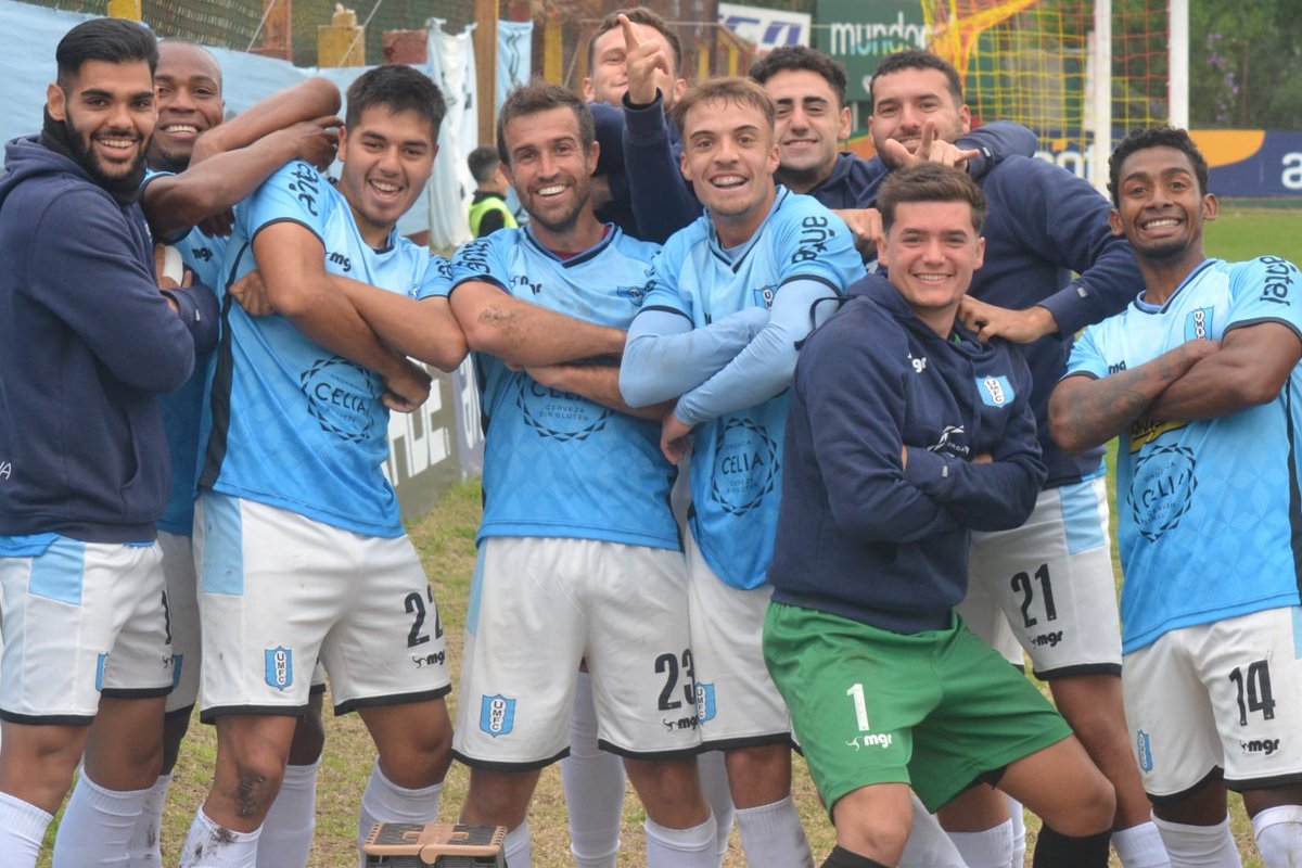 Final del partidoooooooo...

#Progreso 0 - #UMFC 2

GANÓ LA CELESTE DEL PUEBLO VICTORIA 😎