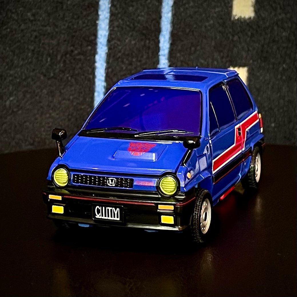 StryderWolfe's tweet photo. Skids charges onto the scene!!
Everyone: “Who’s that guy??”😂
#Transformers #toys #Skids #transformation #mp53 #Autobots #TakaraTomy #80scartoons #Honda #HondaCity #HondaCityTurbo https://t.co/4ILQYlp0GL