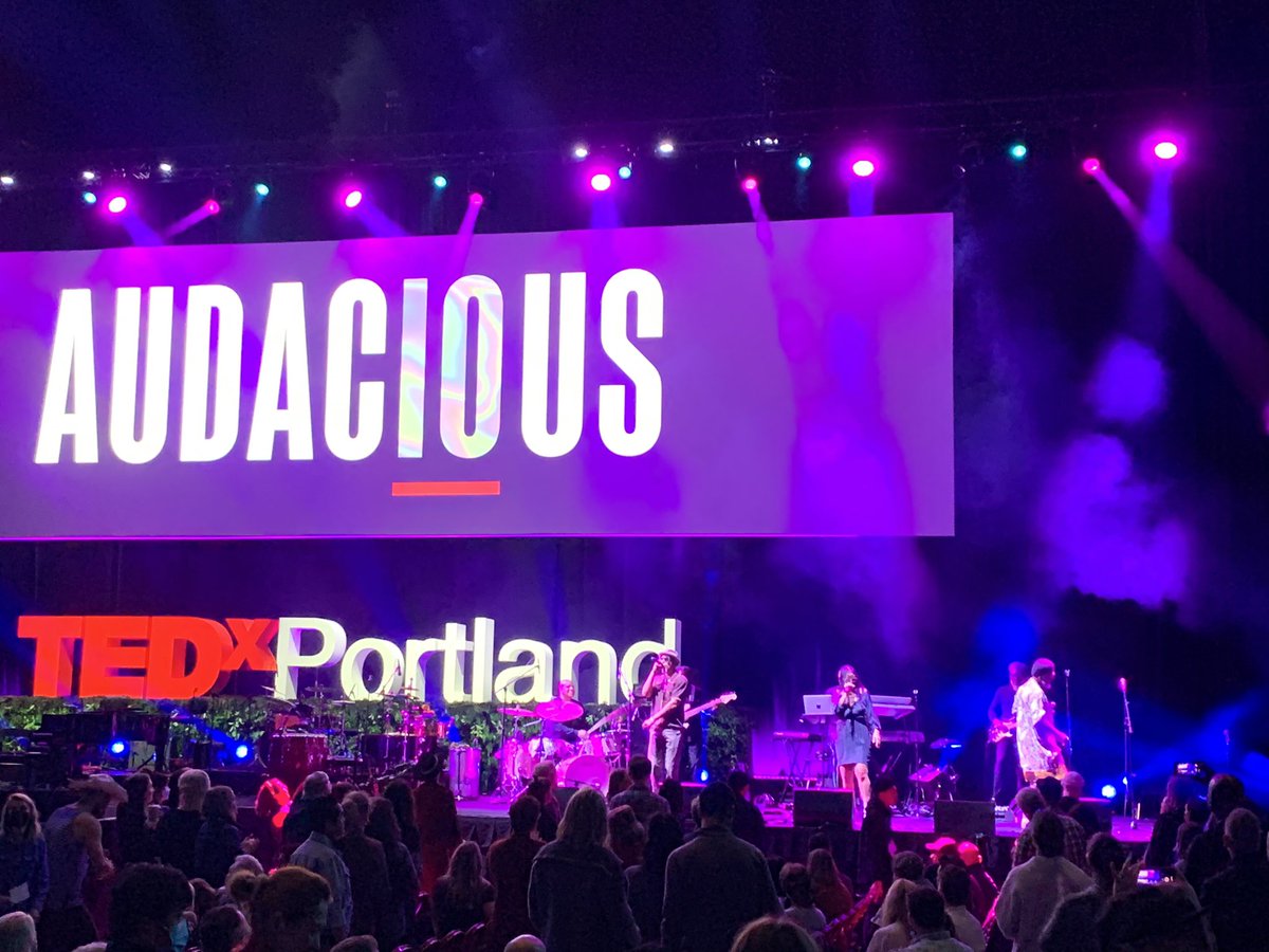 STOUTR's tweet photo. Nicole Bags (of funk) with @digableplanets #audac10us @TEDxPortland https://t.co/PGu8xuwzSt
