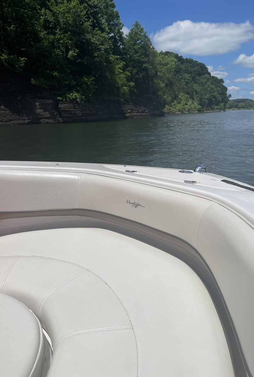 CoachKleckler's tweet photo. Let’s go!!!! #lakelife is the best life! #PreSeason https://t.co/ycdBE0mokc