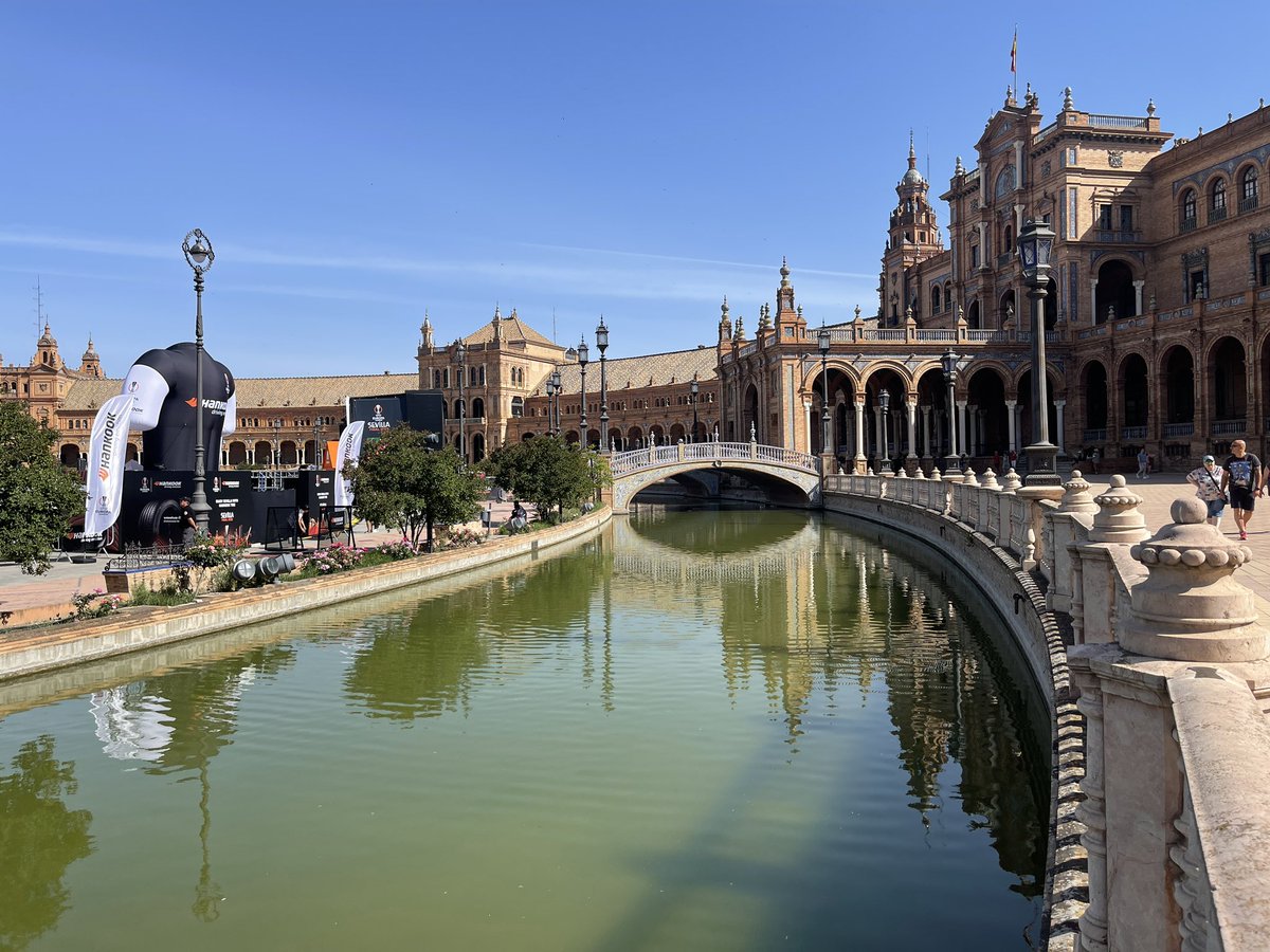 jamiehare's tweet photo. Turns out the fan zone in Seville was actually in Naboo. https://t.co/bD25uIC5Mk