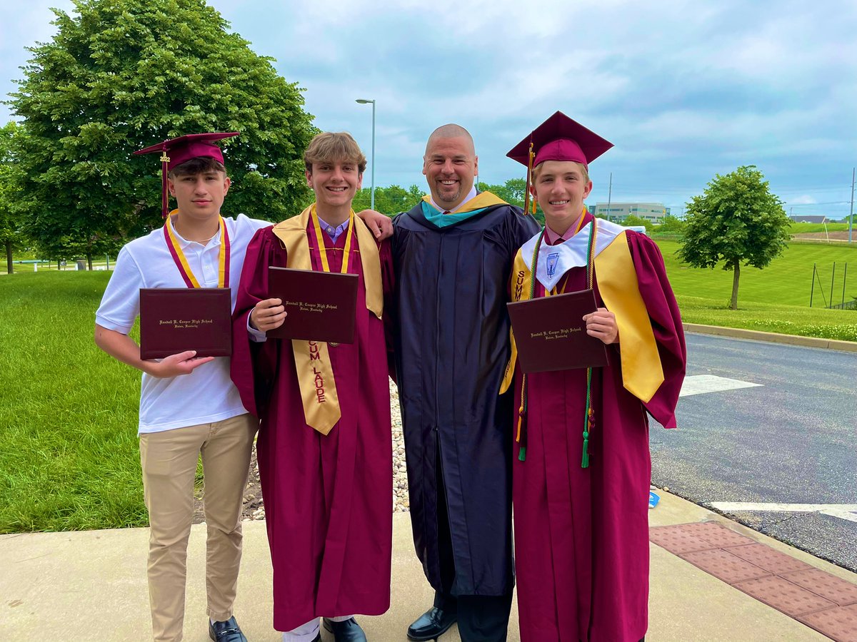 Proud day! Family!!! Love you guys! #Classof2022 <a href="/ethan_staten/">Ethan Staten</a>