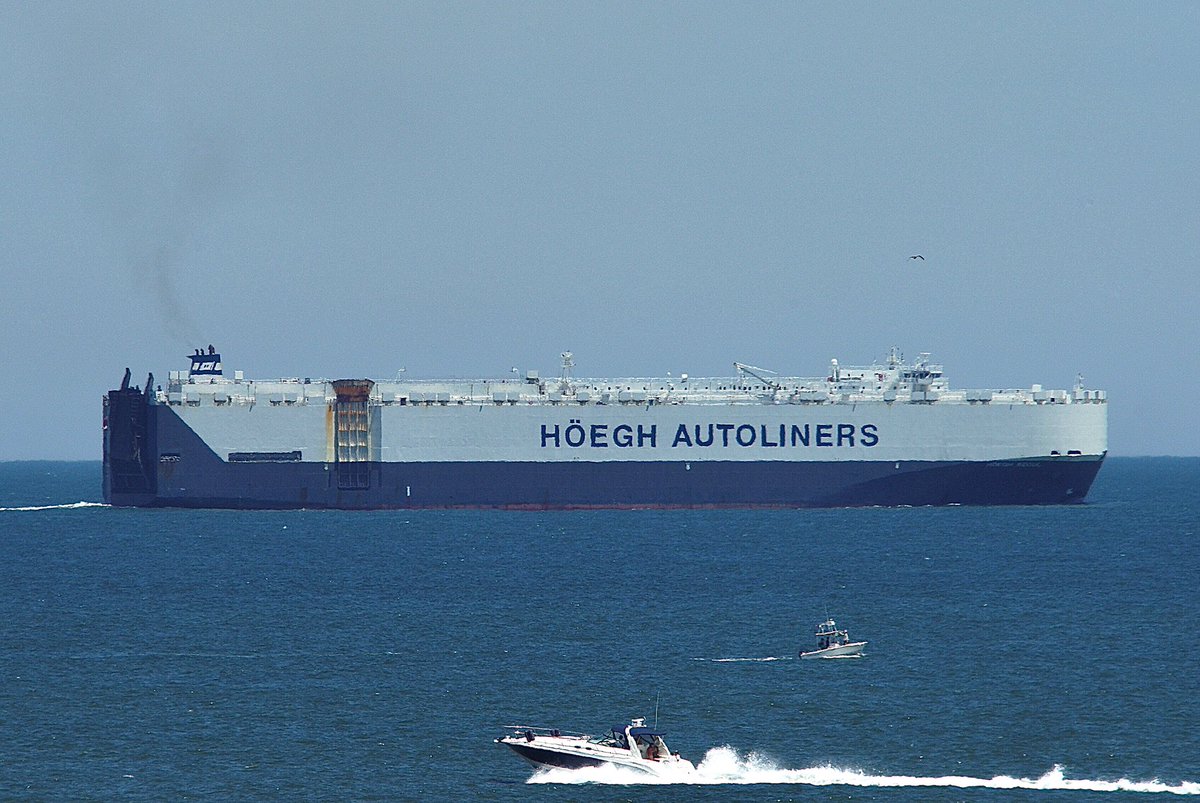 johnmorgan726's tweet image. The HOEGH SEOUL, IMO:9285495 en route to Jacksonville, Florida, flying the flag of Norway 🇳🇴. #HoeghAutoliners #VehiclesCarrier #HoeghSeoul #ShipsInPics