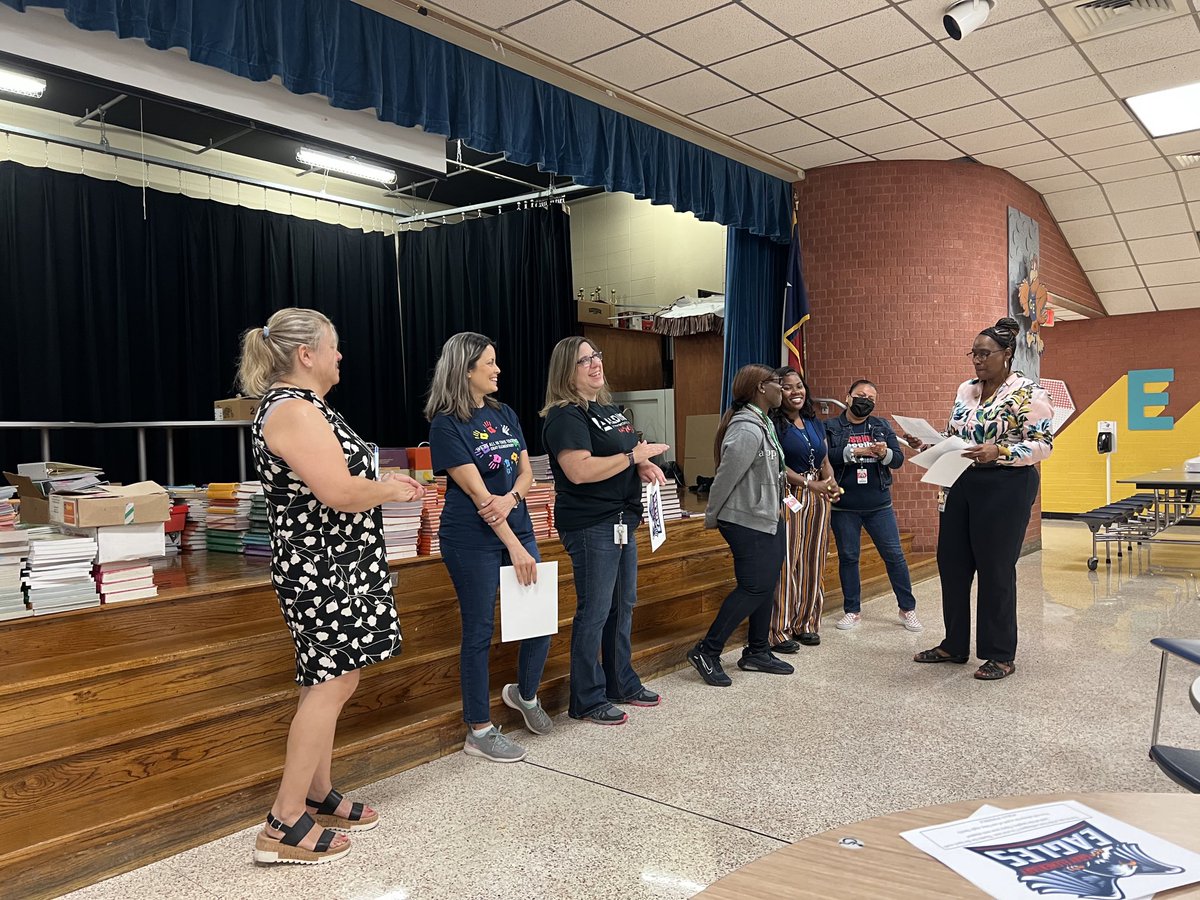 msajfrank's tweet photo. These Eagles are leaving the nest. Good luck as you continue to soar. We love you and we will miss you guys. #graypossible @GrayES_AISD @LAshley2016 @judy_jgwhite @ajvillatoro https://t.co/nJfZkVrCiE