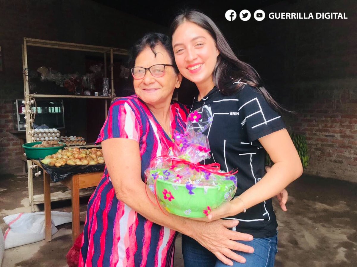 GuerrillaDigi11's tweet photo. #BenditasMadres | Juventud Sandinista a través de Promotoría Solidaria realizó entrega de obsequios a madres de héroes y mártires en distintos barrios del Distrito 3, #Esteli. En celebración del día de las madres nicaragüenses.✨❤️🖤 

#Nicaragua #VictoriasDeLaPaz #JSEsteliD3 https://t.co/WhLIwyey40