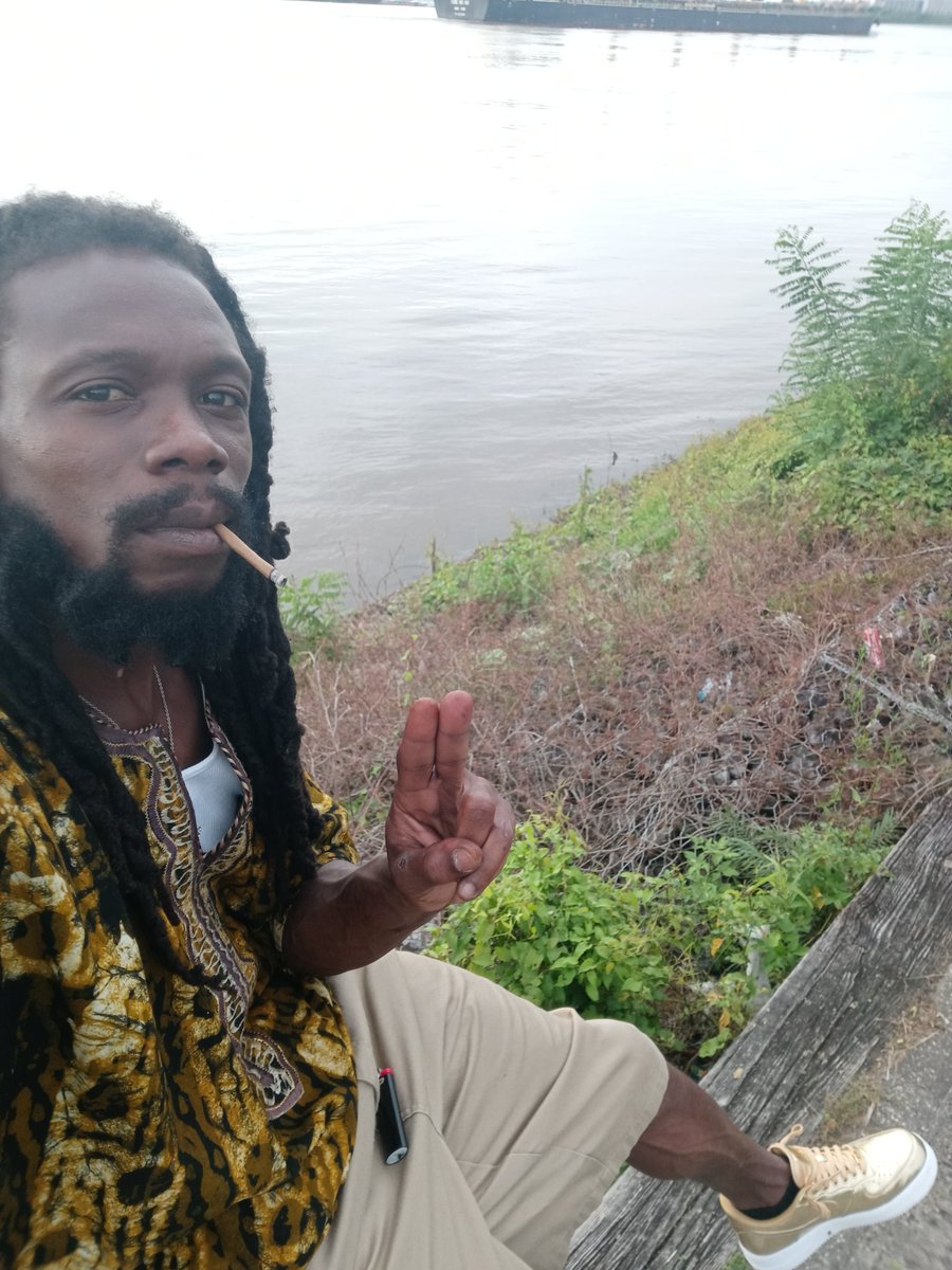 Zulu381's tweet photo. PEACE AND BLACK POWER 1LUV TO ALL MY PEOPLE
#Motherland #Africa
#Rastafari #Jamacia https://t.co/9MWEyNnr7d