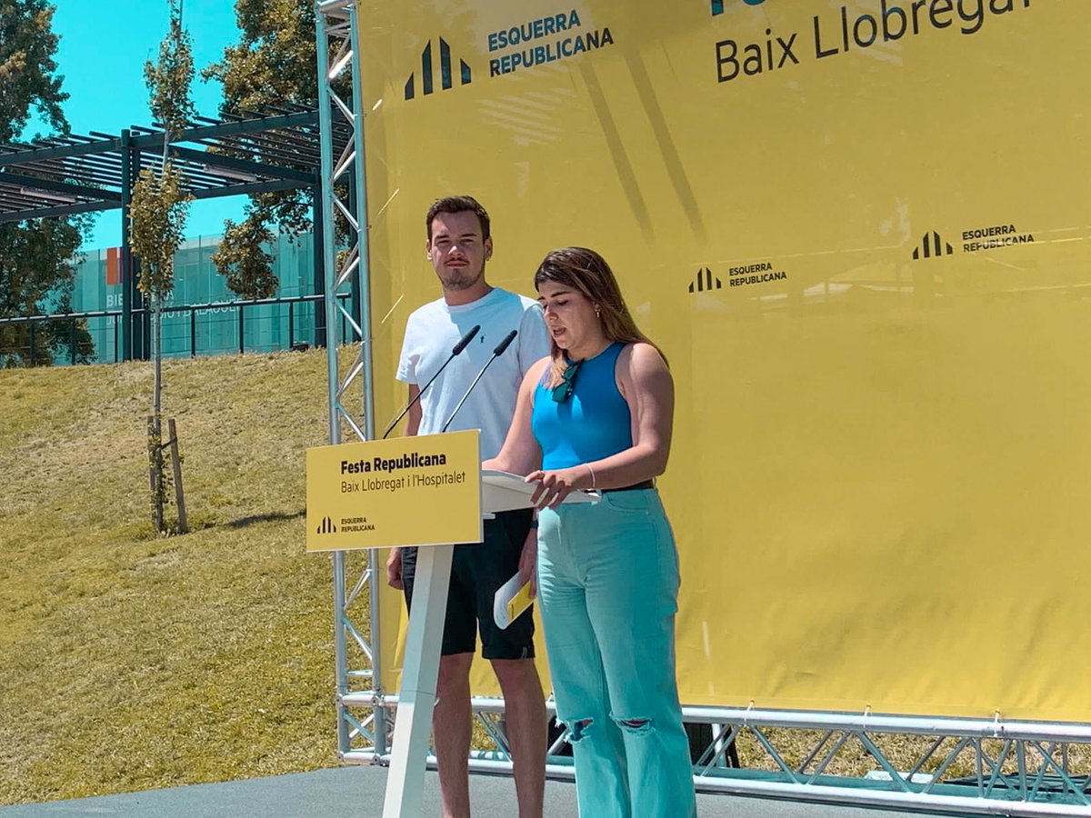 JoventBLL's tweet photo. 👉🏼 Avui el @JoventBLL som a la #FestaRepublicana del Baix Llobregat i l’Hospitalet❗️

🗣 Seguim lluitant per una república social i feminista! Des dels carrers, des de les institucions. Perquè la independència dels PPCC és l’únic projecte que ens assegura un futur digne! ✊🏻 https://t.co/9Nigde6oR8