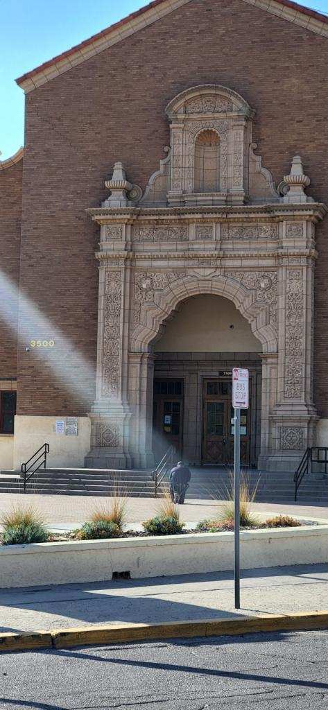 cynsationalcynd's tweet photo. Austin HS Officer OG praying in front of our beloved Austin HS to keep our campus and community safe from harm🐾💙🐾 #powerforwardgoldenpanthers #austinattitude #ProudPantherPrincipal https://t.co/I0kz7A5udC
