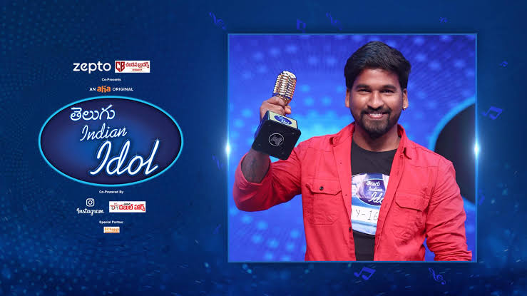 Pusif41411's tweet photo. Saregamapa 2018 Winner
And #TeluguIndianIdol Singer
#RenuKumar To Sing a song for #NBK107
@MusicThaman Announced it in Show today 😉😎 https://t.co/V5LI7MbULH