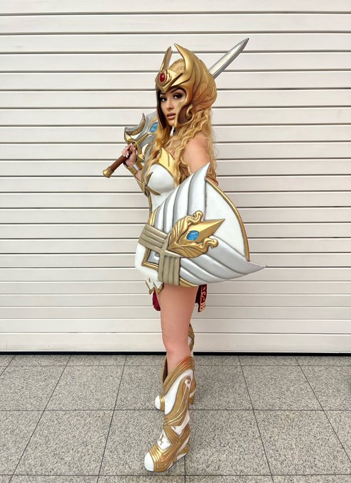 That&rsquo;s a wrap of Day 2 @MCMComicCon 💛 Thank you to everyone who said hi ^_^   I can&rsquo;t wait for tomorrow<a class="tags" target="_blank" title="On Twitter" href="/?out=eyJ0eXAiOiJKV1QiLCJhbGciOiJIUzUxMiJ9.eyJpYXQiOjE3MjA3MjgzMjQsImlzcyI6InR3cG9ybnN0YXJzLmNvbSIsIm5iZiI6MTcyMDcyODMyNCwiZXhwIjoxNzUyMjY0MzI0LCJyZWRpcmVjdF91cmwiOiJodHRwczovL3R3aXR0ZXIuY29tL01DTUNvbWljQ29uIn0.Cgb5_0srZMAWWU_xy7vEzCByRv6RSz6SDfrkupVWcks8sfxruvy_G5a3T1FnTPB5mHZcadS-dOnIjaAHHHlKbw">@MCMComicCon</a><a href="/tag/cosplay"class="tags"><span>#cosplay</span></a><a href="/tag/dc"class="tags"><span>#dc</span></a><a href="/tag/bodypaint"class="tags"><span>#bodypaint</span></a><a href="/tag/harleyquinn"class="tags"><span>#harleyquinn</span></a><a href="/tag/harleyq"class="tags"><span>#harleyq</span></a>