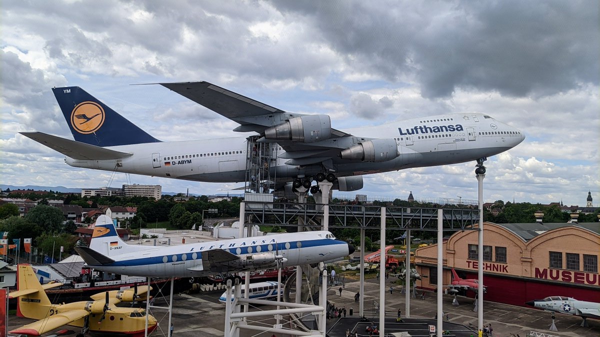 fil0's tweet photo. The Queen of the Skies: Lufthansa 747-230B(M) D-ABYM "Schleswig-Holstein" @museumtechnik https://t.co/lE4hg5tsi8
