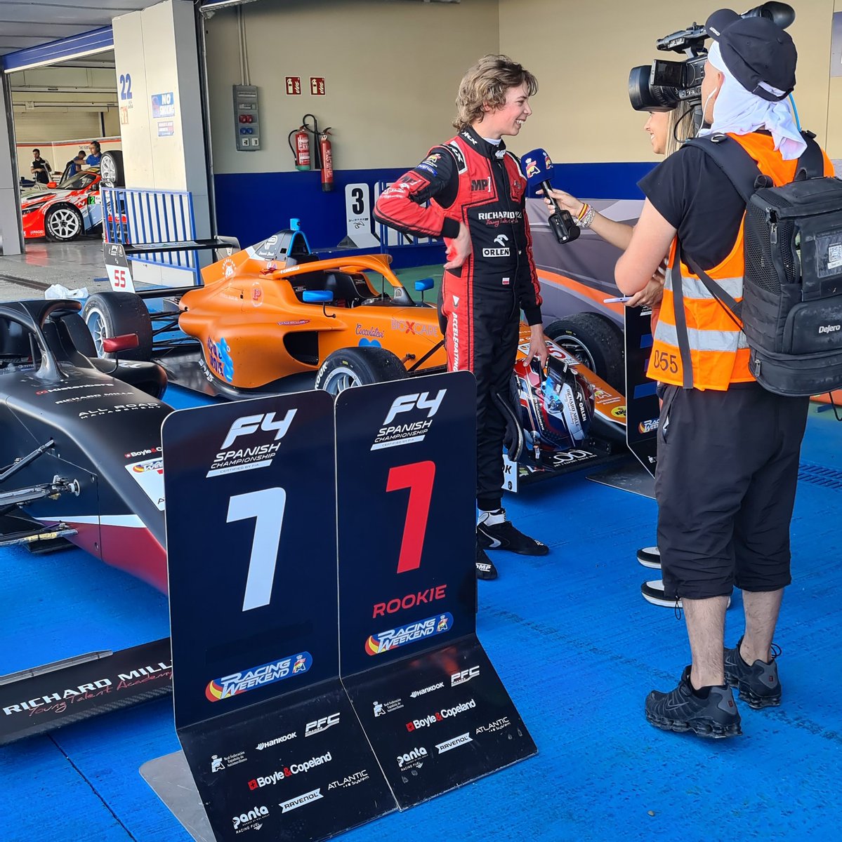 Wiktor_Racing's tweet photo. Jak już pewnie wiecie, dopiął swego :)
Vamos Tymek! 🏆 https://t.co/VkdCvcXBmM