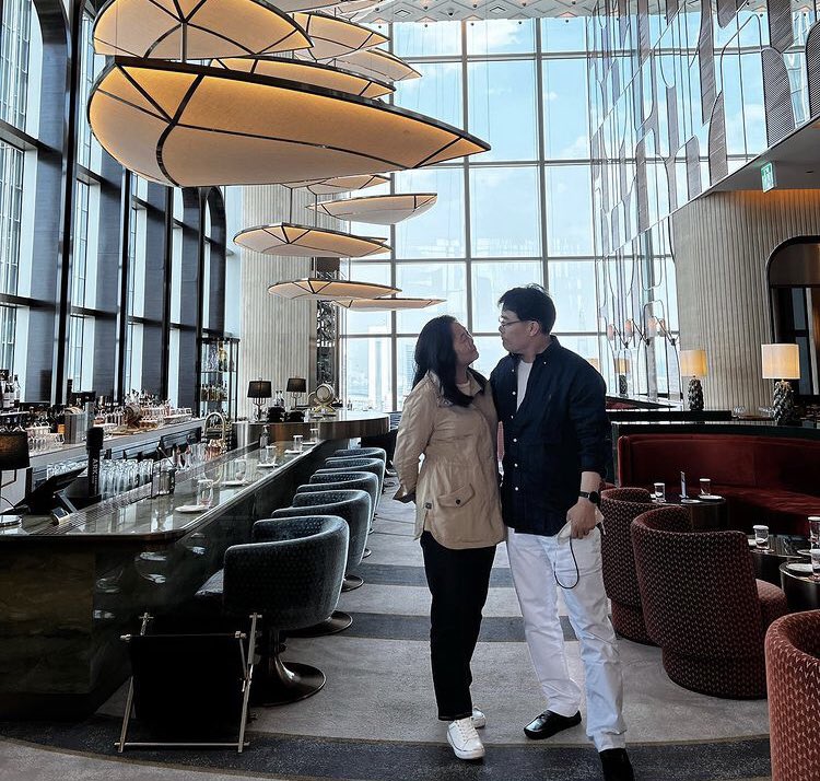 My father and mother at a restaurant were very sweet 🥰😻