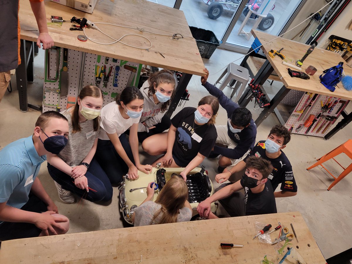 NTAppliedArts1's tweet photo. #SaturdayDay: Intro to #Engineering students working with the Shirley Ryan AbilityLab, Illinois Spina Bifida Assocation, Walther Family and @NTEdFoundation to deliver custom vehicles to toddlers with Spina Bifida. Custom fittings and controls. https://t.co/QmTCeDb3nv