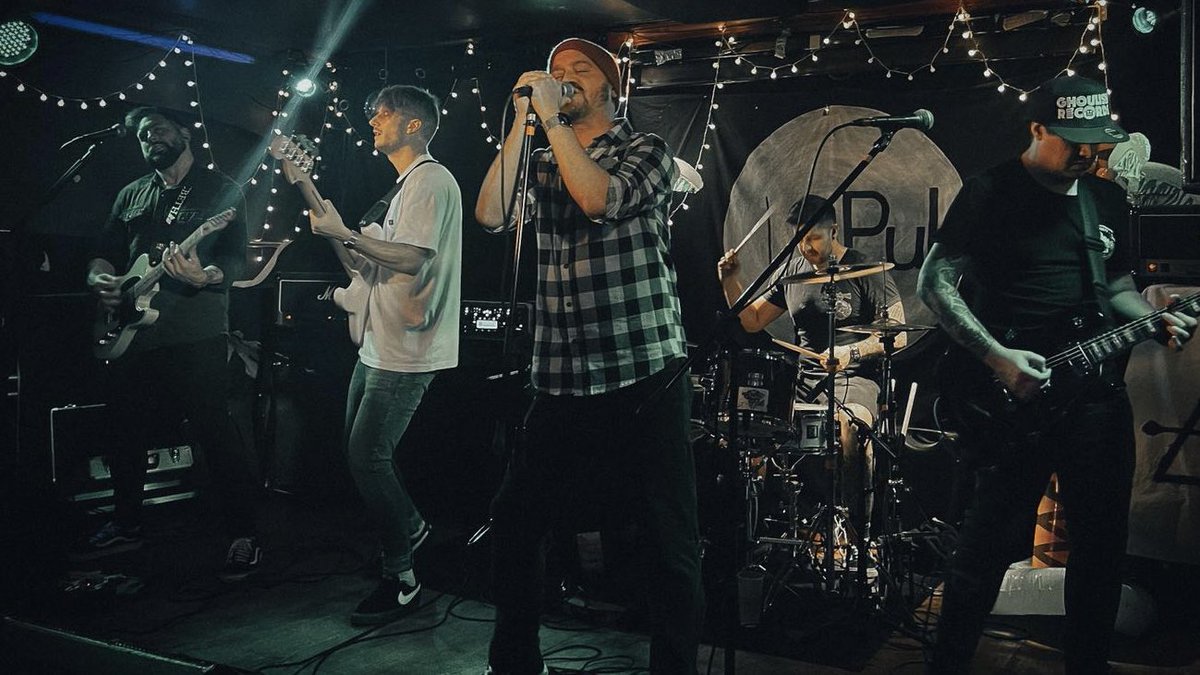 Thank you @Lepub for the show last night with <a href="/DayBrkrOfficial/">DayBrkr</a> <a href="/sleepoutsidecc/">Sleep Outside</a> #sayitanyway

Come see us 3rd June with <a href="/kennedysounds/">The Kennedy Soundtrack</a> #cwmcarnhotel 

eventbrite.com/e/322169416397