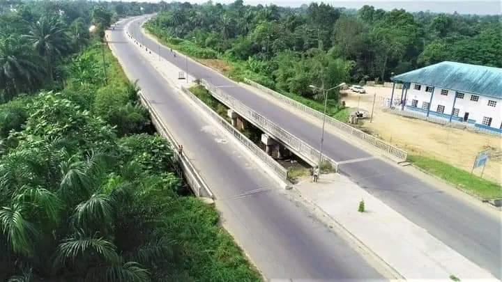 PHeventplace's tweet photo. #WikeIsWorking 

This is Excessive Transformation done by Governor Nyesom Ezenwo Wike 

The 16.06km dualized Saakpenwa-Bori Road phase 1: completed and commisssioned.

#ProjectCapitalOfNigeria
#BuiltToLast
#PortHarcourt
#GardenCity
#CityOfLights
#CityOfRoadsAndFlyovers https://t.co/gMagjQ5vAC