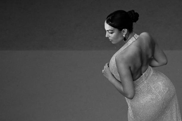 FcGeorgina's tweet photo. QUEEN GIO ❤️

#georginagio #georginarodriguez #georginagieo #crisgina #CANNES2022 https://t.co/A14LPgzWYg