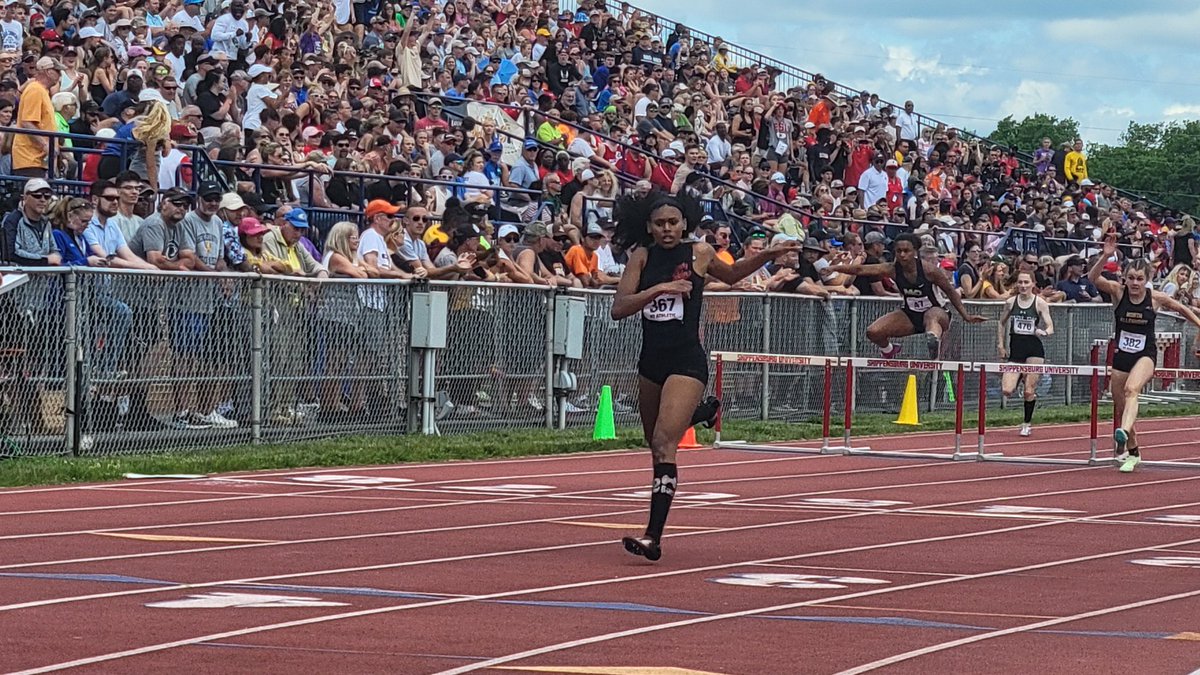 PennTrackXC's tweet photo. Neshaminy's Sanaa Hebron takes the win in the AAA Girls 300m Hurdles! She brings home the title in a winning time of 41.85!

#PIAAStates https://t.co/doGuMSpKgy
