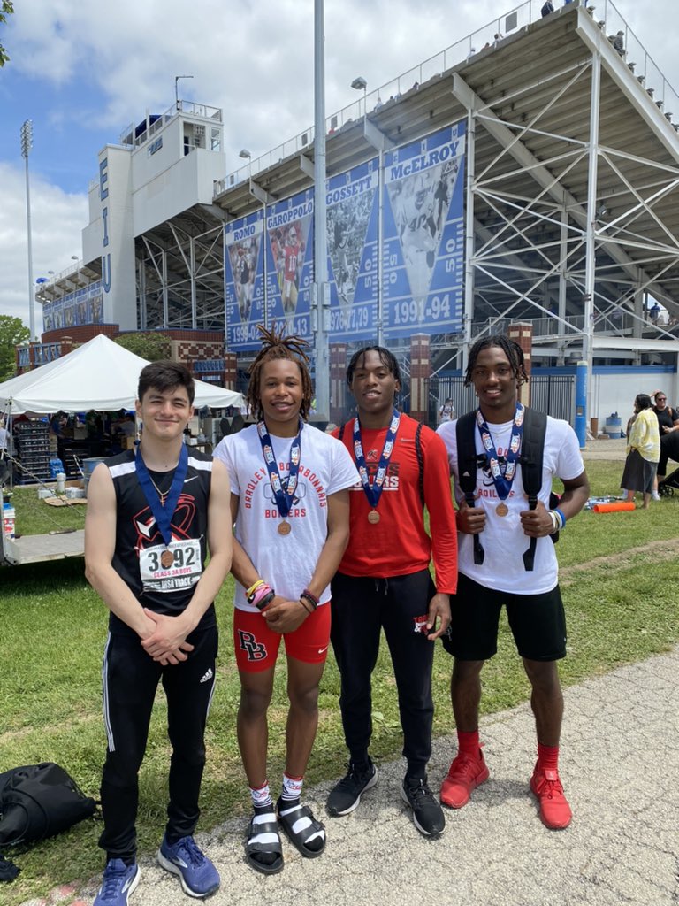 4x100 breaks school record and finished 6th in the state ! 42.61 <a href="/MariooJH15/">Mario</a> <a href="/NealMayJr_/">Neal May Jr</a>  <a href="/TyranB06/">Tyran</a>  <a href="/nathan_domont/">Nathan Domont</a>