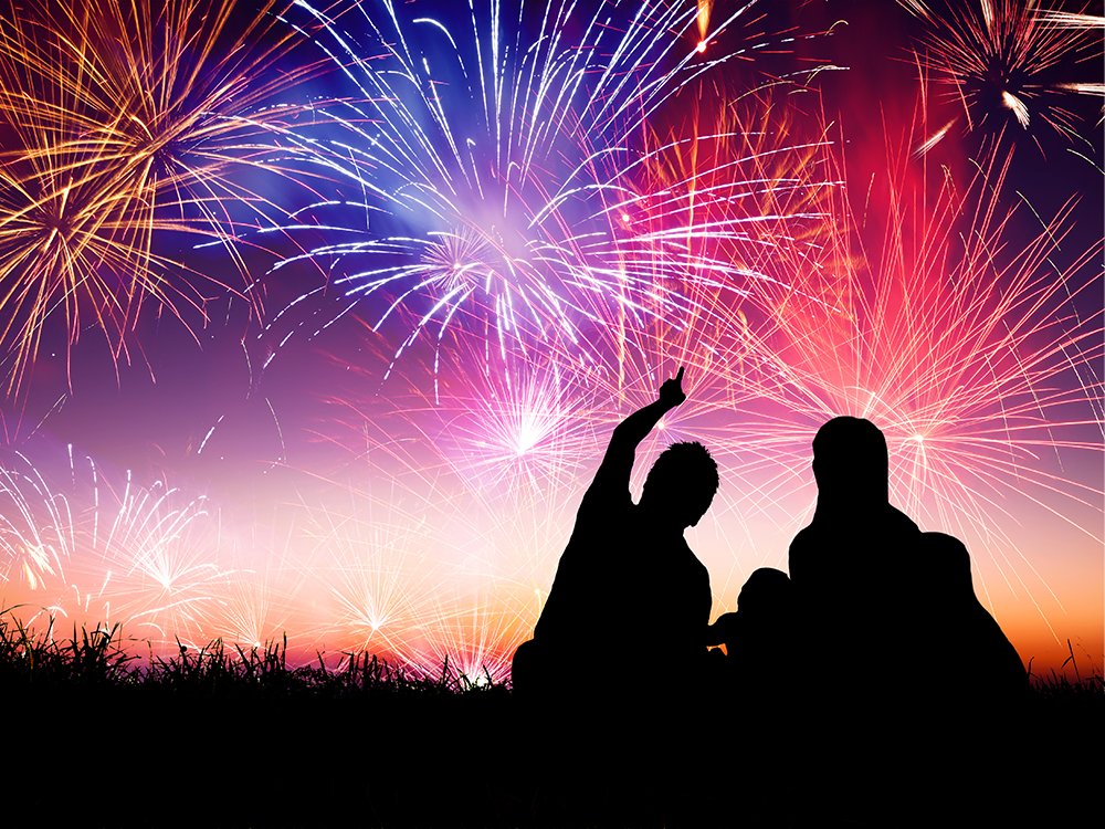 ExploreValdosta's tweet image. We're only 1 week away from the Red Apple® Fireworks Festival! Join us for family-friendly tailgating, free prizes including a 50" TV &amp;amp; TONS OF FIREWORKS! Learn more and reserve your FREE tickets at bit.ly/VV-RA-Fireworks. #VisitValdosta #Pyrosquad #fireworks #redapplefireworks