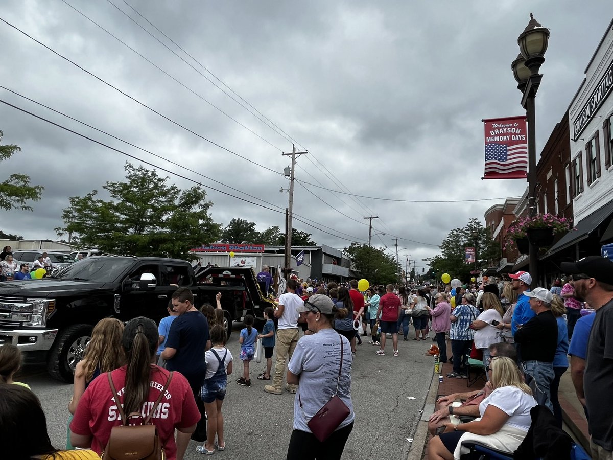 KyRedsGal's tweet image. Regardless of anything, no one knows how to put on a small town parade any better than Grayson, Ky. #memorydays