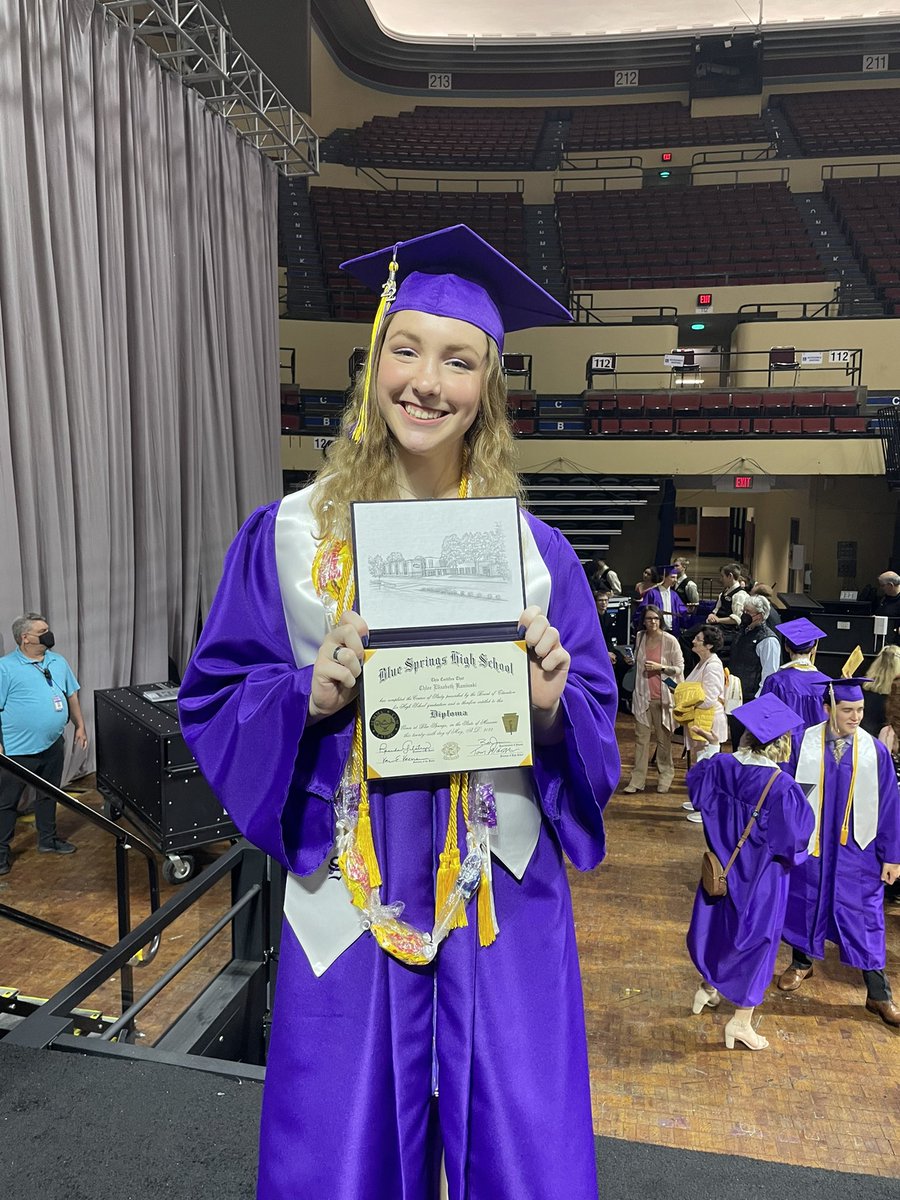 Chloe Kaminski tweet media