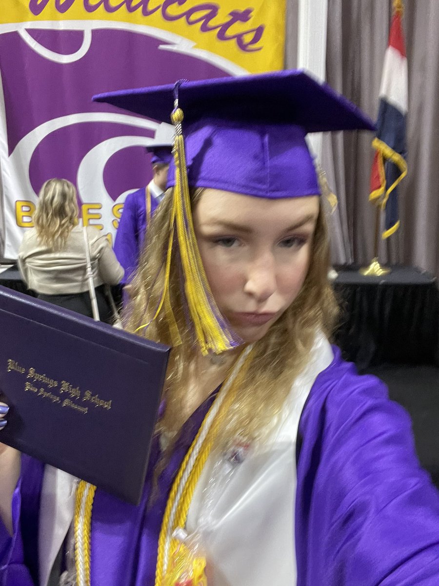 Chloe Kaminski tweet media