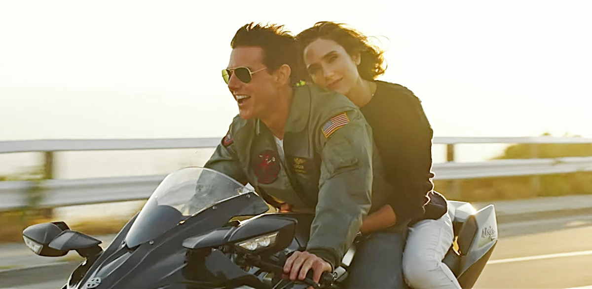 Resenhando's tweet photo. #TopGunMaverick fez valer toda a expectativa criada durante o tempo de produção até a estreia nos cinemas. A surpresa anunciada na #CCXPWorlds em dezembro de 2020 -com vídeos de bastidores- chega na telona do #Cineflix já com pegada de clássico. https://t.co/t16nGlKovr https://t.co/JWB82lcada