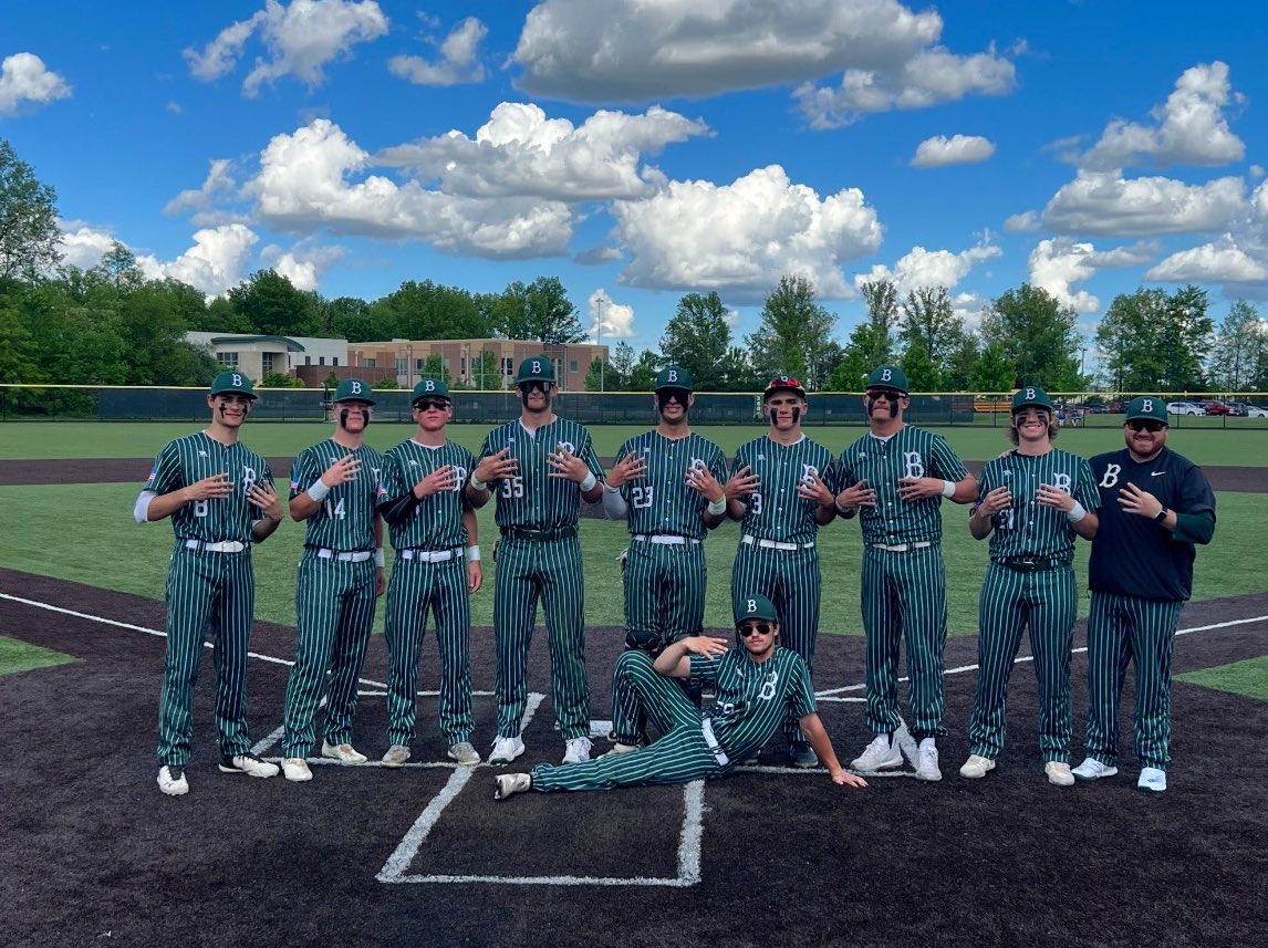 Bulldog_BBall's tweet photo. What a season for the 2022 Bulldogs. District Runner-Up, Sectional Champs, League Champs, and a school record-tying 23-6 record. Nine seniors leaving the program better than they found it. Thanks for a fantastic season. https://t.co/FhKTQsWKPv