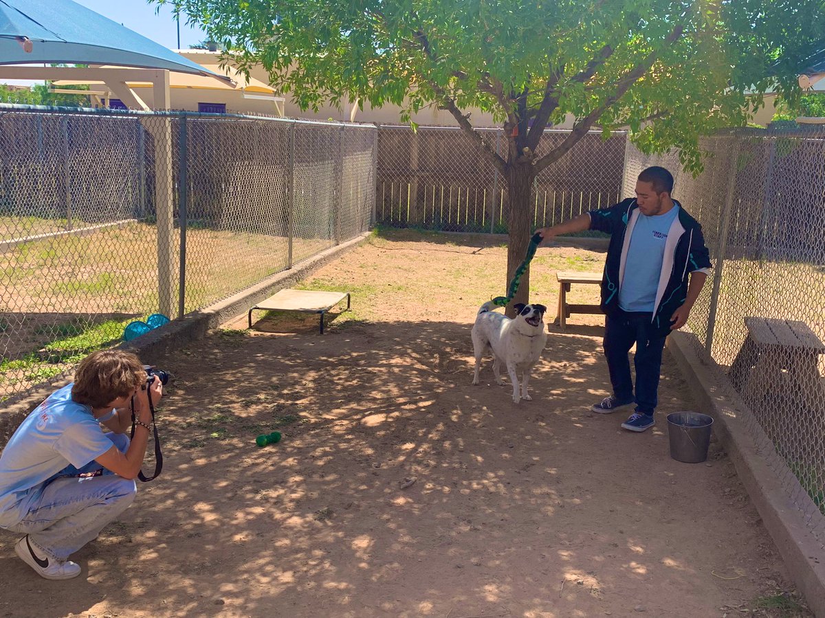 Yesterday we had the opportunity to take pictures for the Humane Society.📸 The pictures will be posted on their Facebook page next week in hopes of finding the animals forever homes.🏠 <a href="/humanesocietyep/">Humane Society of El Paso</a> <a href="/SanElizarioHS/">San Elizario High School</a>