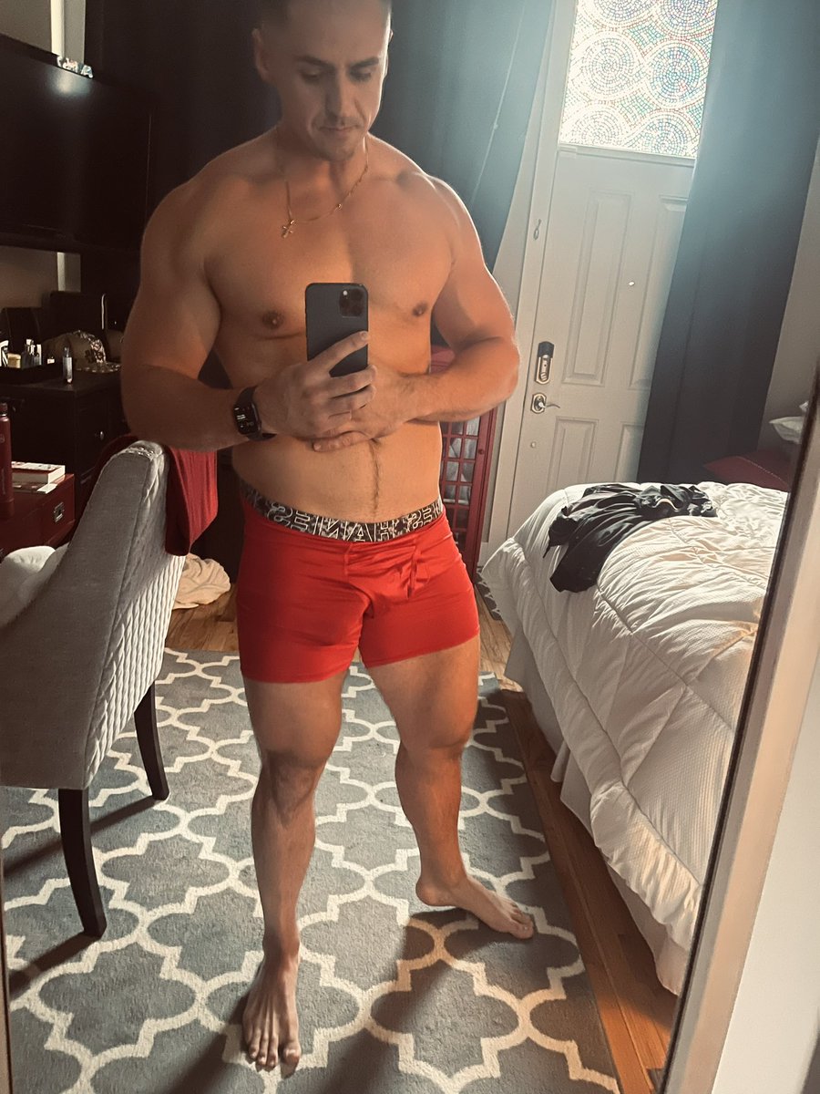 meatheadXRS's tweet photo. Happy Trail 🎢 gets happier on OF 😈 https://t.co/N7l1s7OtQz