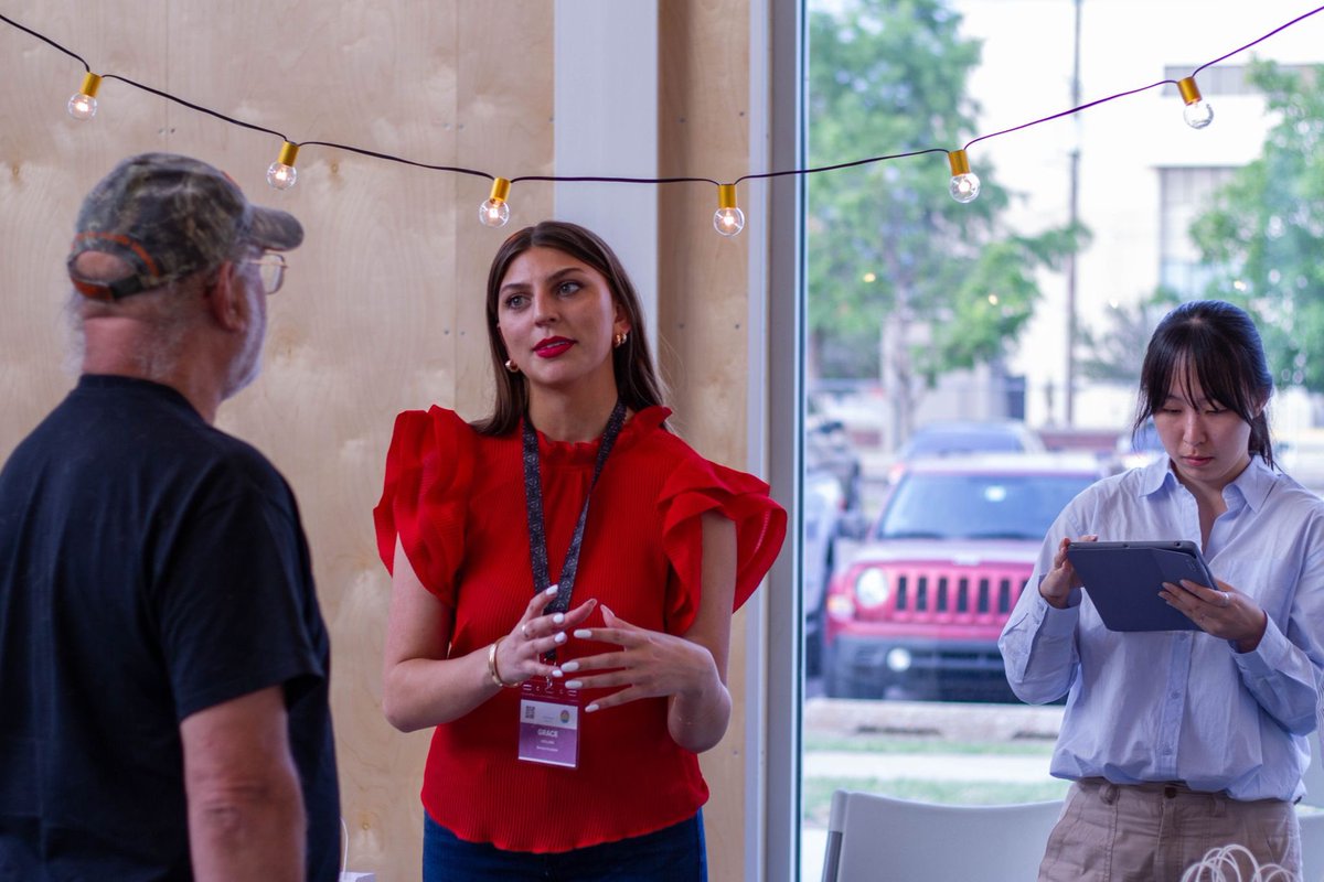 EntangoApp's tweet image. Our first public pitch! Our CMO, Grace Holland, presented our product “Entango” at the Demo-day by @OUInnovationHub. 
#startup #pitch #accelator #mobileapp