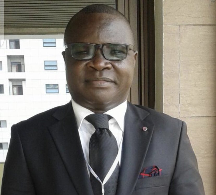 pepele_news's tweet photo. 🔴 EN DIRECT- Désignation #JugeConstitutionnel: Sur 359 votants, Dieudonné #Mandza a récueilli 345 voix contre Louis #Mbonga 7 voix. @AssembleeN_RDC @senatrdc #RDC  @pepele_news https://t.co/CwL9AlTpnU
