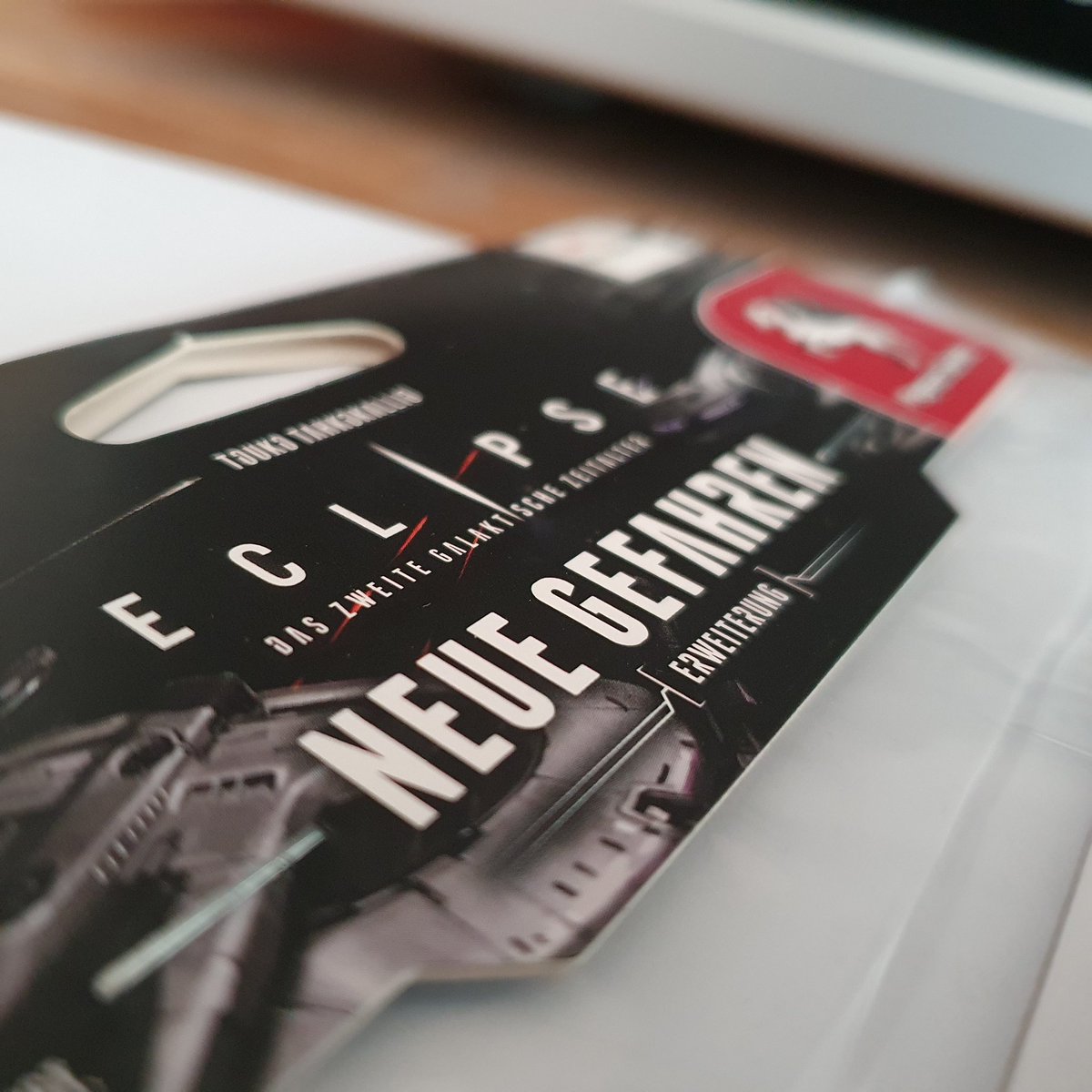 dm_gamesdesign's tweet photo. Auch bei der Lokalisierung der Eclipse-Erweiterung "Neue Gefahren" hatte ich meine Grafiker-Finger im Spiel. 🖖🙂 Heute kam das Belegexemplar per Post bei mir an. 😁 Danke @pegasusspiele 😉👍 https://t.co/FVAapgrKH3