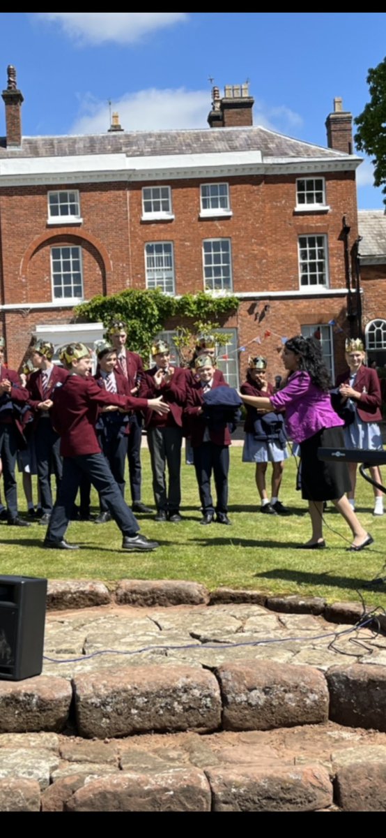 katiehowarth107's tweet photo. ⁦@winterfoldhs⁩ Year 8 receiving their leavers’ hoodies #lasthalfterm@WHS https://t.co/W5EC90V6dA