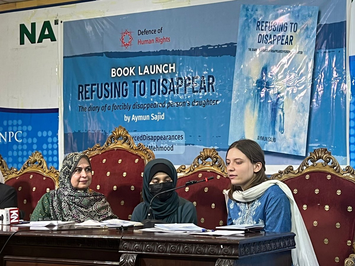 haadiyasajid's tweet photo. You can forcibly disappear our fathers, husbands, or sons; but we, the women, will lead the fight against this injustice and we will not let our loved ones' stories be forgotten until they come home.
#RefusingToDisappear #EndEnforcedDisappearances #ReleaseMissingPersons https://t.co/uHZ0bT2SdE