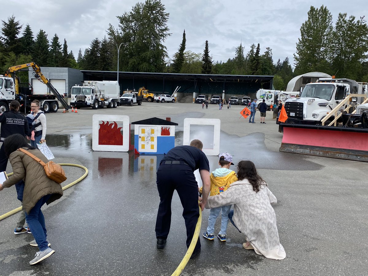 CityofPoCo's tweet photo. Public Works Open House is happening now until 2pm at the works yard. Come on down! #CityofPoCo https://t.co/yxjsR2i1Qa