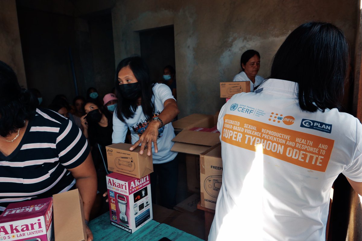 kaidjimenez's tweet photo. My week in photos: joining the distribution of Solar Lamps, Solar Radios, and Dignity Kits to the local women of Limasawa Island. These items aim to reduce the risk of #GBV in disaster-affected communities.

(Photos posted with consent 🌸) https://t.co/l6OMV2P9yu