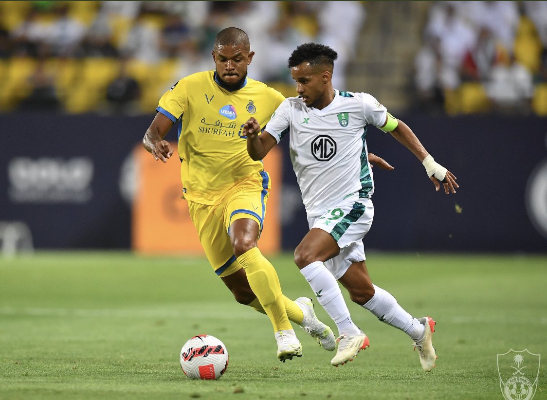 Amer_Abdulla's tweet photo. (نقطة) قد تنقذ الموسم 

عبدالرحمن غريب .. حمل اشارة القائد وحمل الاهلي على اكتافه حتى الاصابة ..
الربيعي وهندي وهيثم عسيري .. بروح ابناء الاكاديمية الاهلاوية .. بروح الغَيارى .. حافظوا على الامل بعد اخطاء الادارة والمدربين والاجانب 

ابنوا عليهم الفريق الجديد 
#النصر_الأهلي https://t.co/0IgW45Fsfz