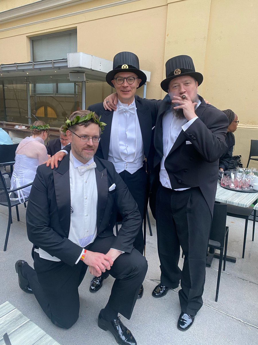mikko_tolonen's tweet photo. Representing Pengerkadun koulukunta (3/7) w/ @JTahkokallio & Lari Ahokas @ #FilPromootio22 https://t.co/XgILNtW66X