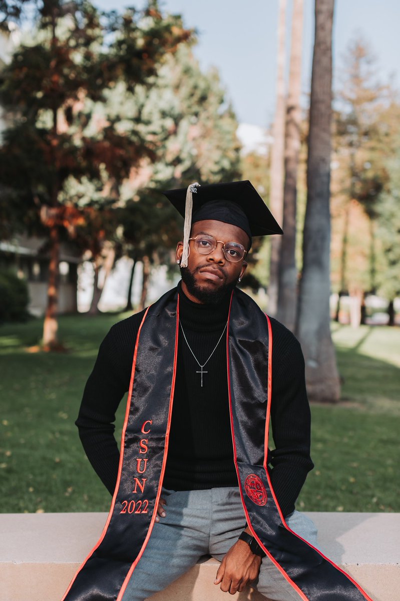 d_joordan's tweet photo. to new beginnings 🥀 .
#classof2022 #csun #blackgrad https://t.co/1plJAzwIbu