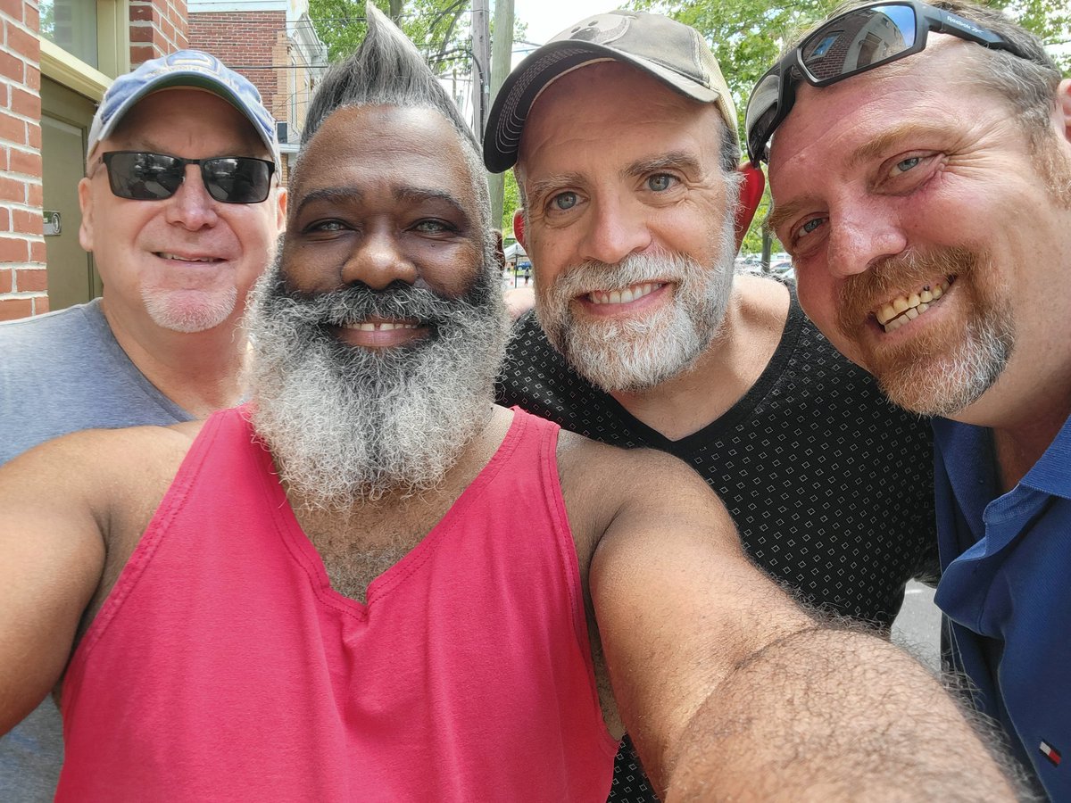 shanemichael70's tweet photo. When the bears come to town. #BearEssentialHair #beardcareproducts #Bears #beardedcommunity https://t.co/Kn3B5ZtHXM https://t.co/peVEgGtRb6