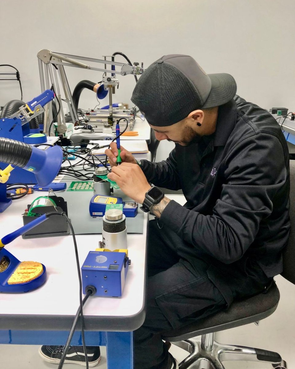 HakkoUSA's tweet image. Thank you to Lab Pro for stopping by our facility and using some of our equipment! We hope you enjoyed your time here and are happy to be part of the team!

#hakko #hakkousa #labpro #soldering #desoldering #solderingstation #solderingiron #solder